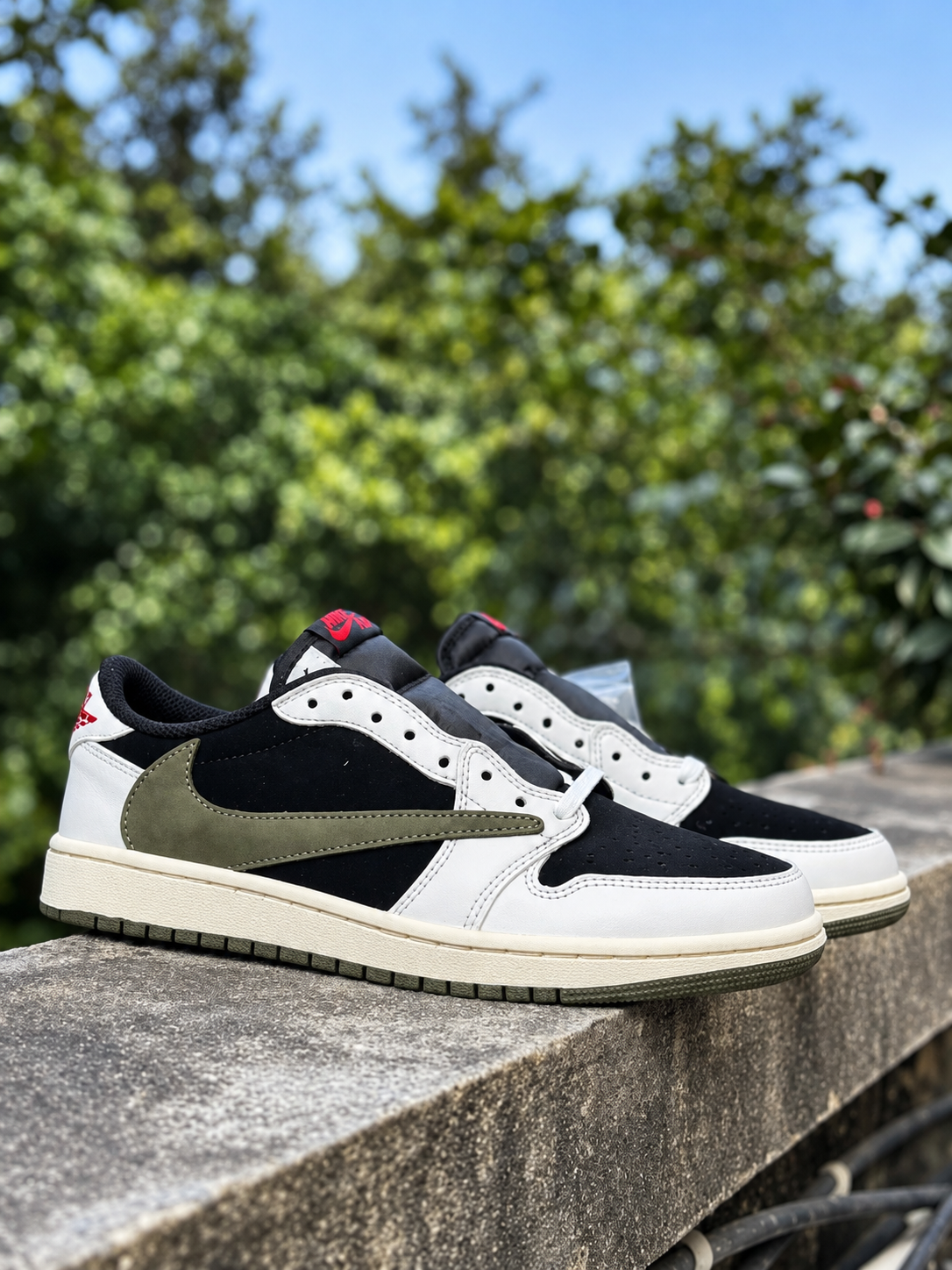 Travis Scott x Air Jordan 1 Low OG – Olive