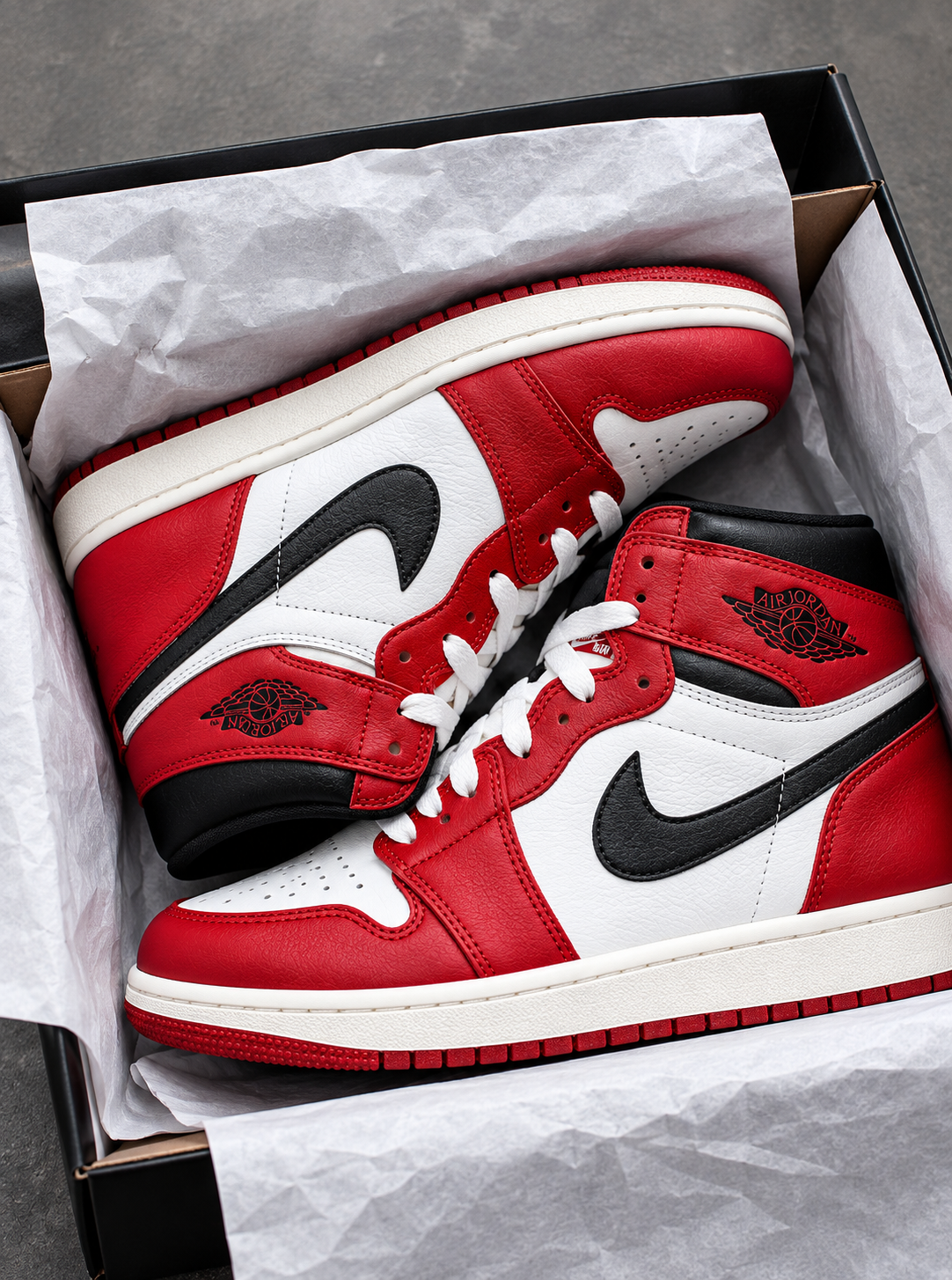 Air Jordan 1 Retro High – Red, Black & White